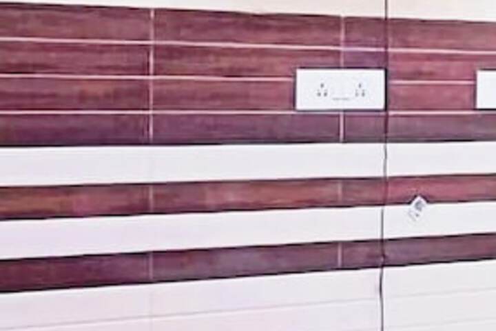 Room 8 of 26