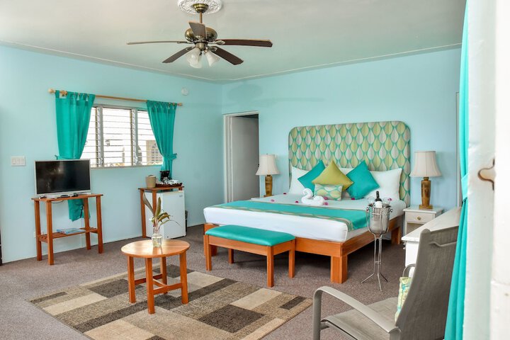 Room 10 of 82