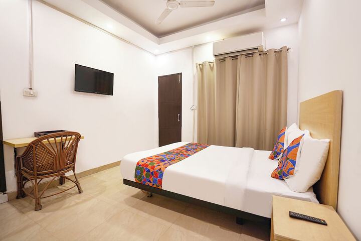 Room 18 of 34
