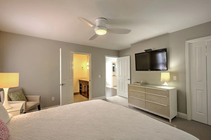 Room 3 of 20