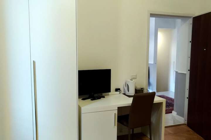 Room 10 of 64