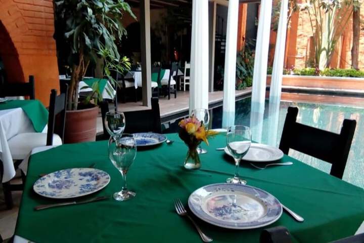 Dining 40 of 64
