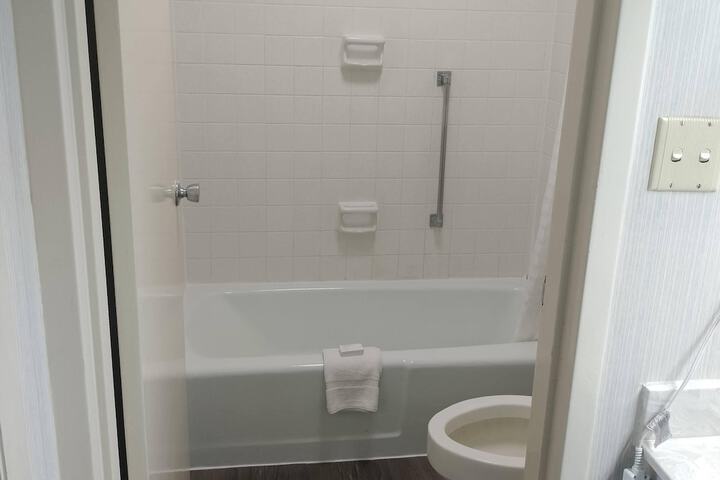 Room 83 of 190