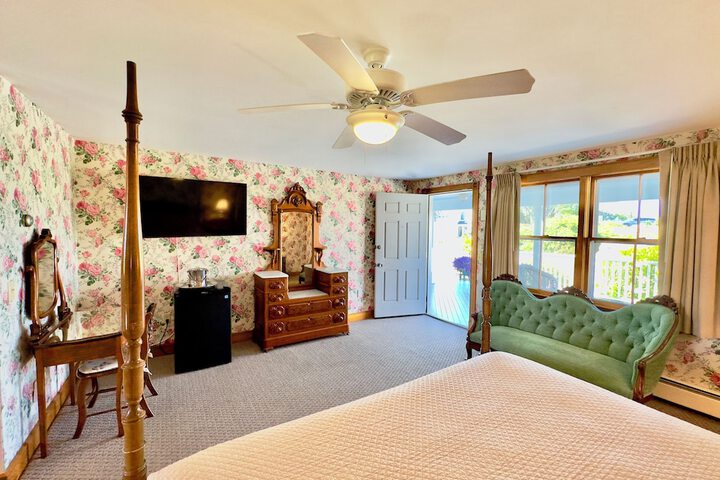 Room 54 of 100
