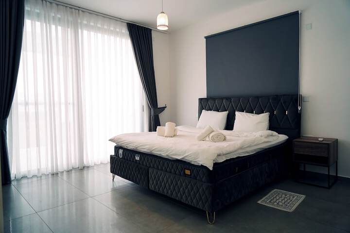 Room 52 of 196