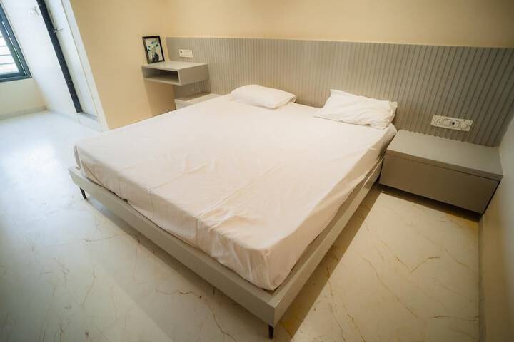 Room 7 of 24