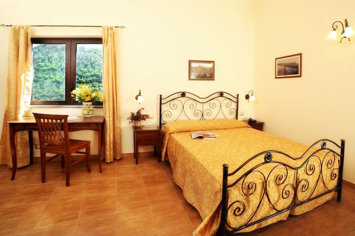 Room 2 of 46