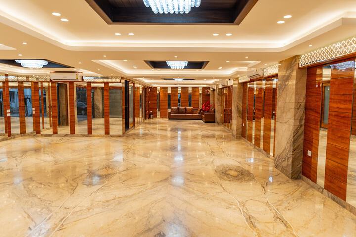 Ballroom/Hall 22 of 30