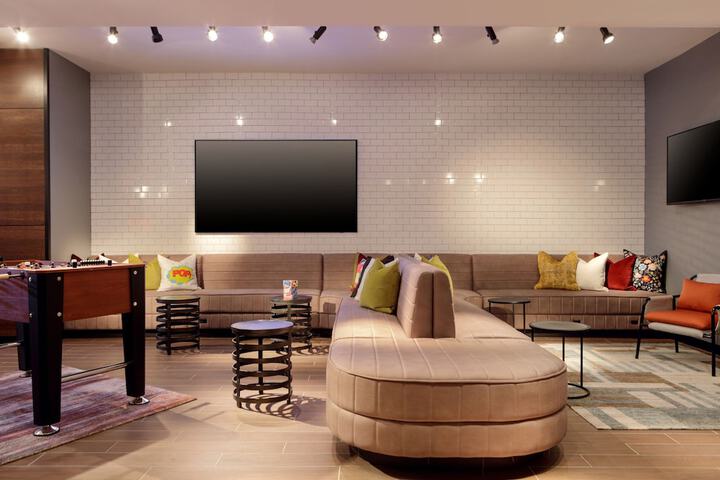 Entrance & Lobby