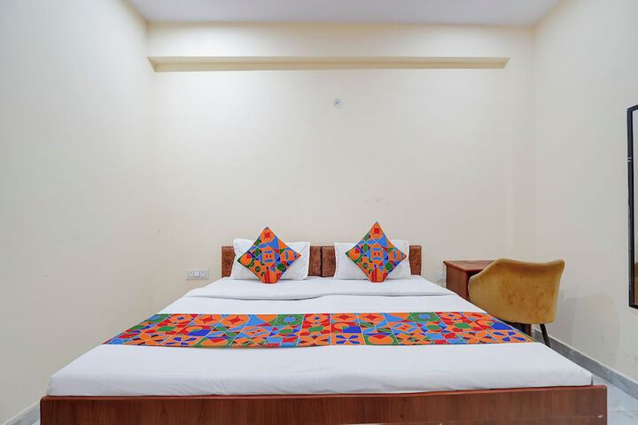 Room 18 of 29