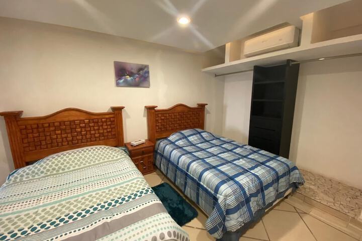 Room 7 of 28