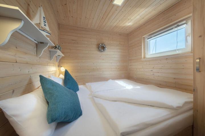 Room 3 of 39