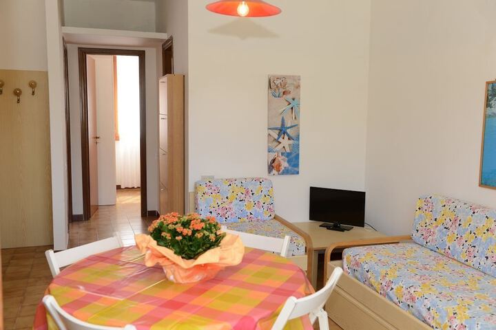Room 7 of 85