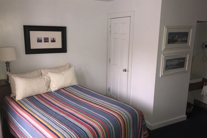 Room 5 of 72