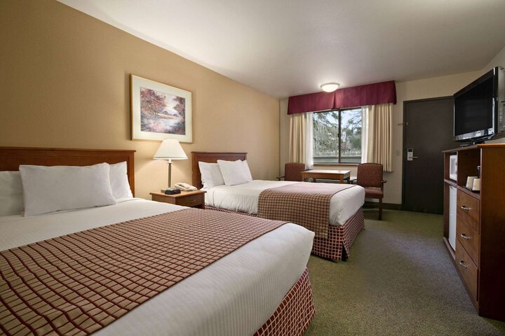Room 10 of 26