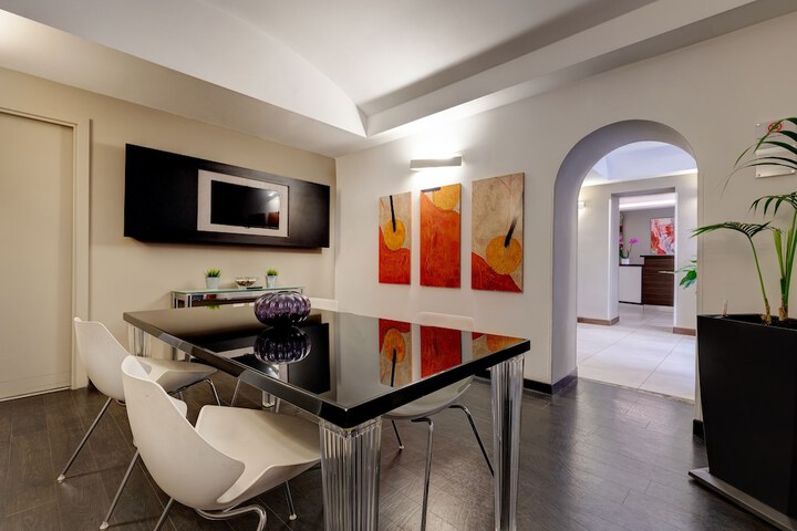 Guest Lobby