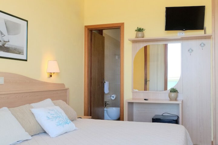 Room 47 of 154