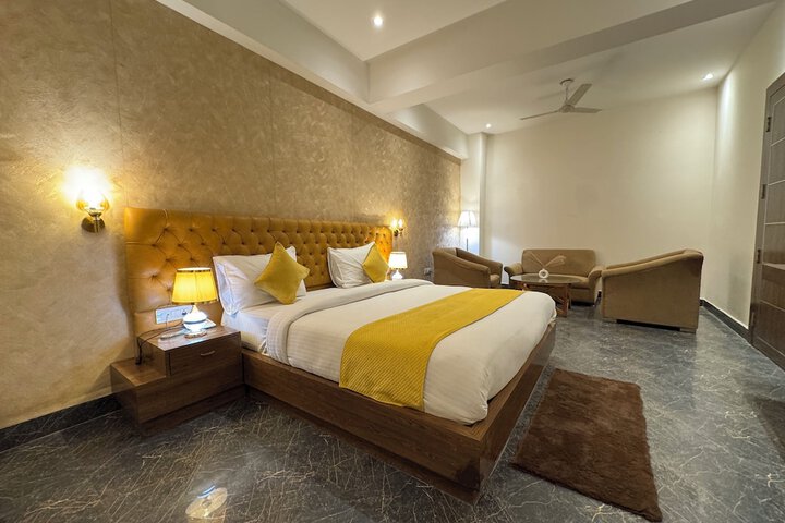 Hotel Shivaka Suites Delhi Airport in New Delhi