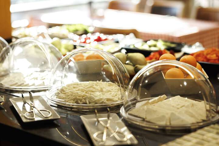 Dining 33 of 37