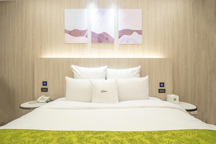 Room 3 of 37