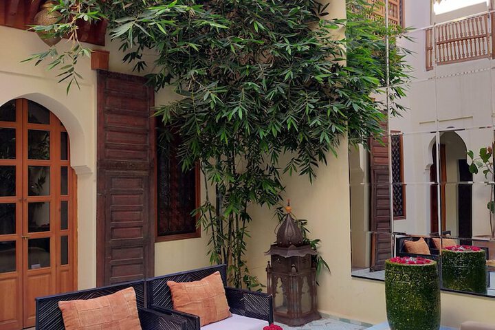 Hotel Exterior 55 of 62