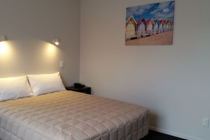 Room 13 of 40