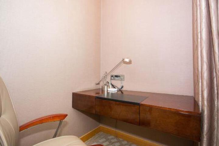 Celebrity Hotel