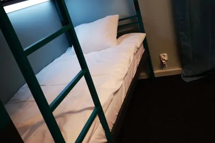 Room 8 of 15