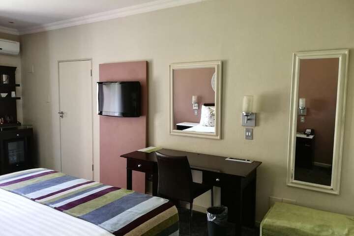 Room 5 of 30