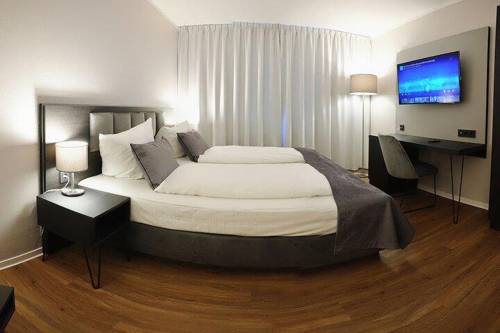 Room 3 of 15