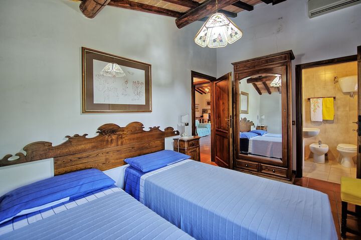 Room 2 of 30