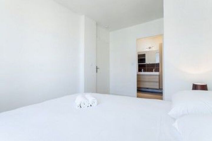 Room 10 of 19