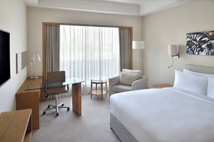 Room 10 of 85