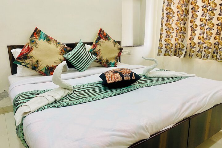 Room 10 of 17