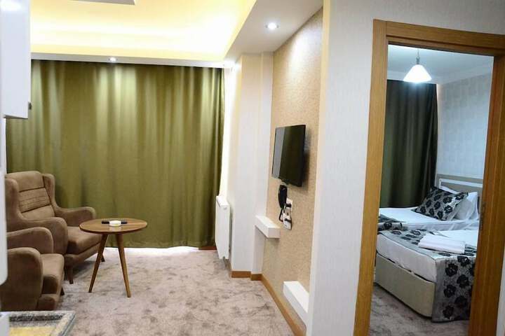 Room 16 of 19