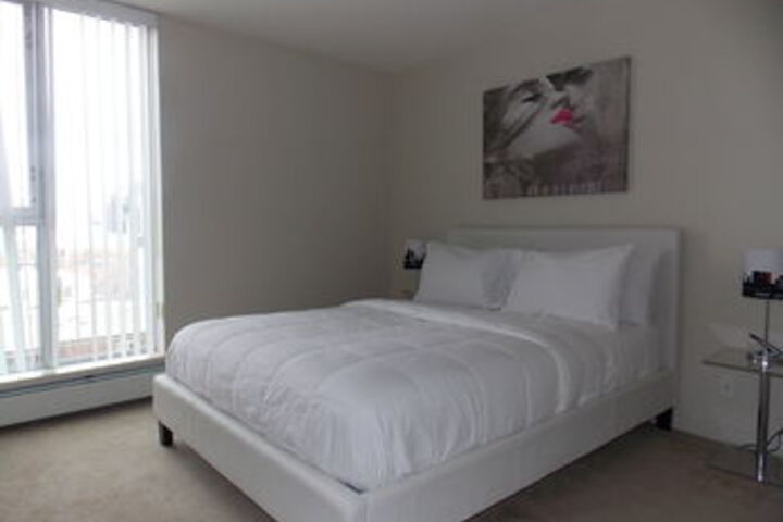 Room 2 of 6