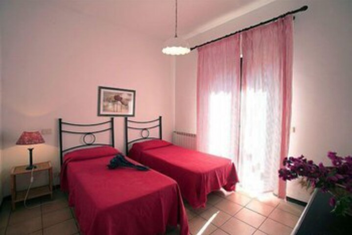 Room 52 of 104