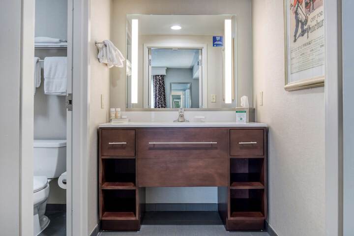 2 Queen Beds 1 Bedroom Suite (38 of 52)