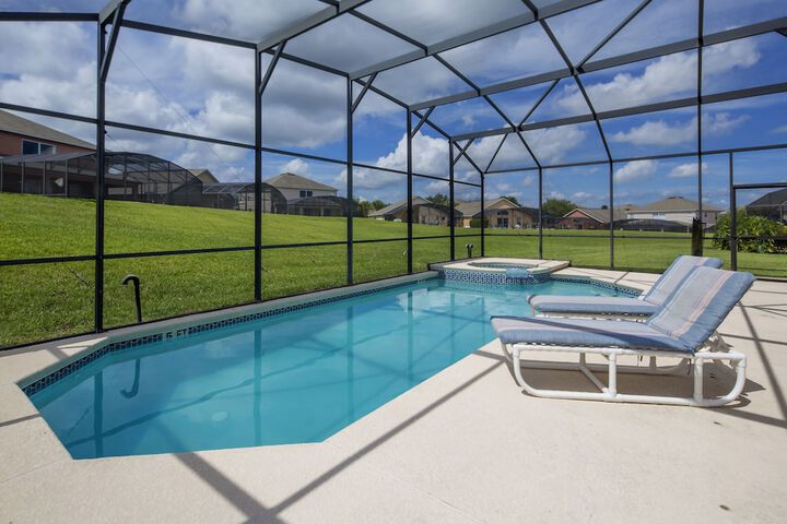 Pool 21 of 38