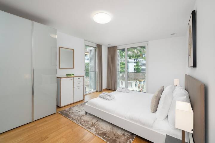 Room 3 of 56