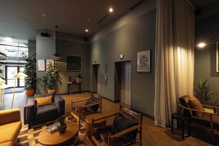 Guest Lobby