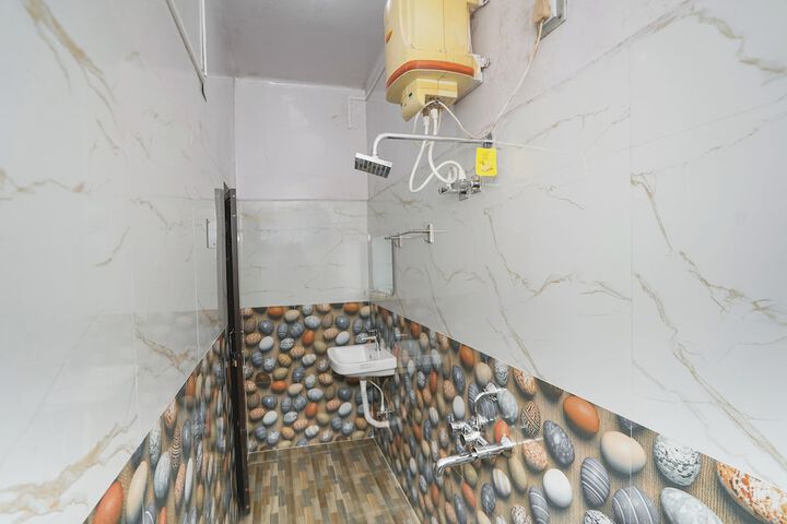 Room 8 of 19