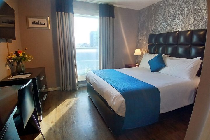 Room 44 of 182