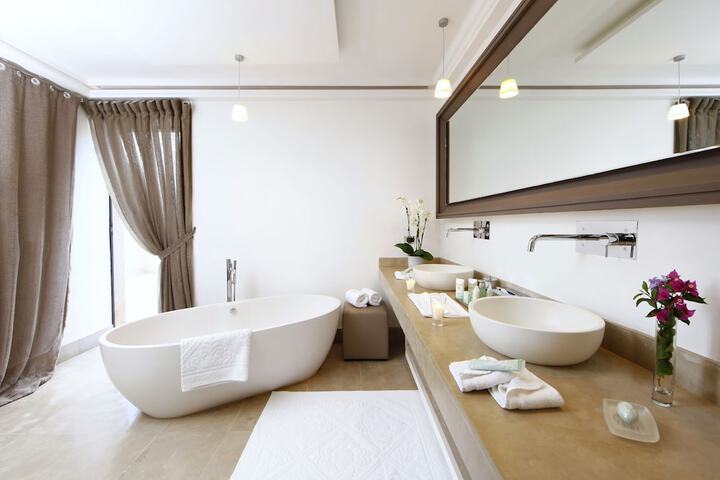 Room 100 of 152