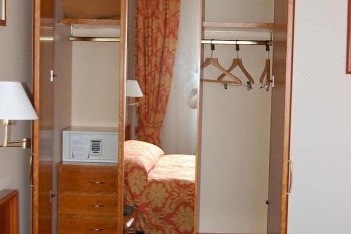 Room 20 of 59