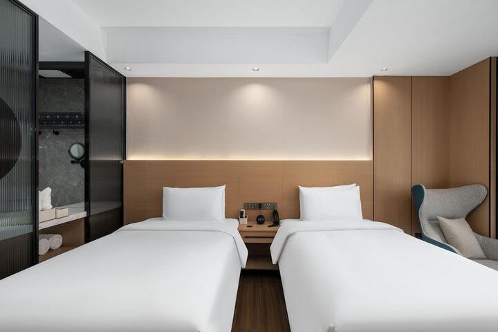Room 14 of 61