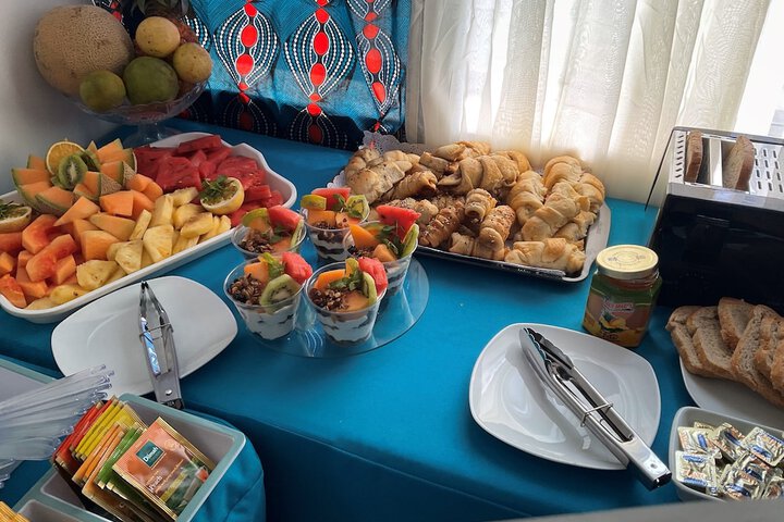 Breakfast/Coffee Service 80 of 98