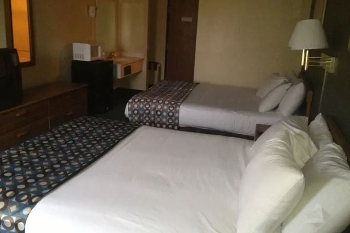 Room 3 of 11