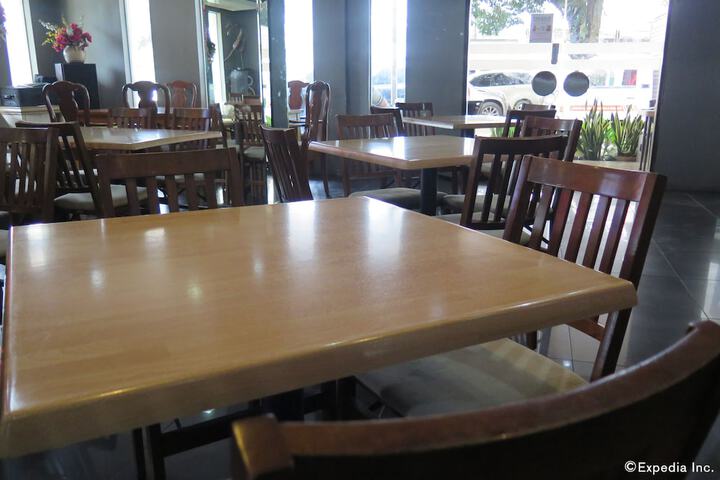 Dining 59 of 66