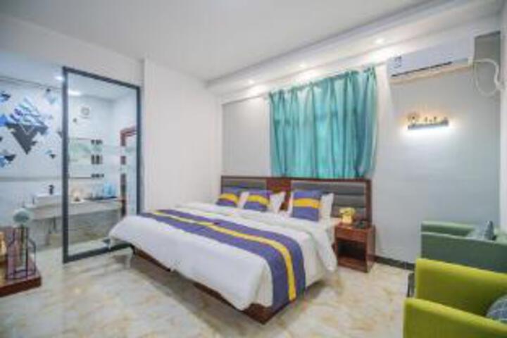 Room 8 of 8